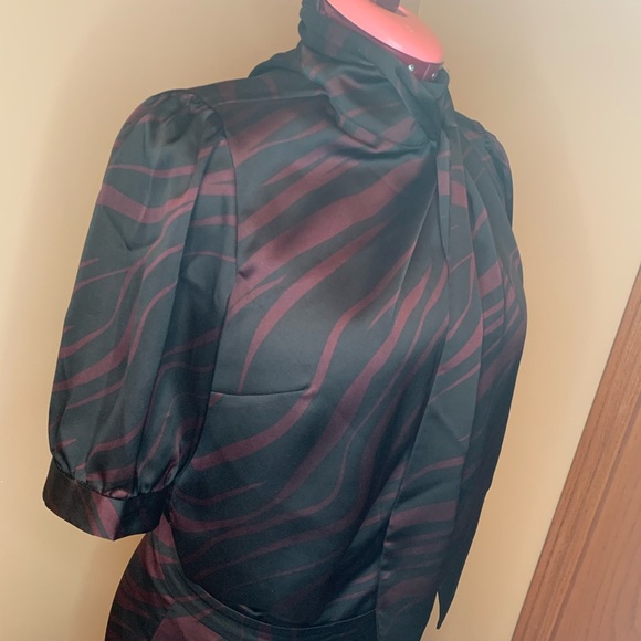 Contemporaine exclusively for Simons Blouse, size small good condition 100 poly - Picture 2 of 3